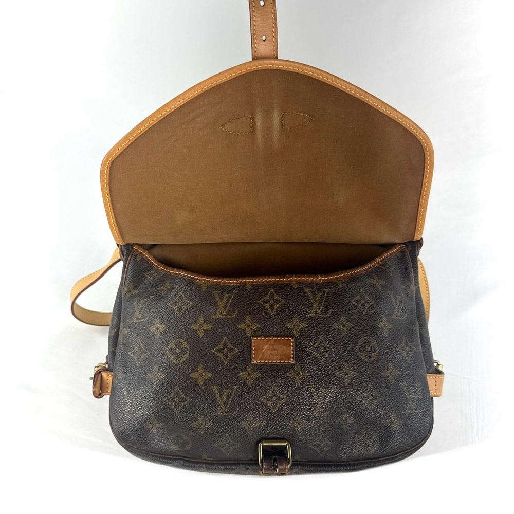 💎 LOUIS VUITTON Monogram Saumur 30 Crossbody - Picture 10 of 14